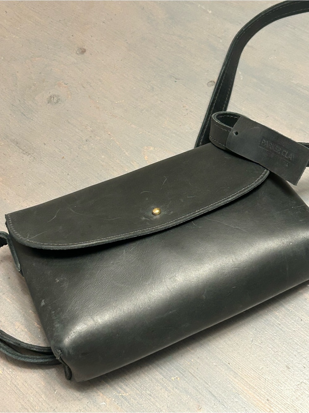 Stunning Parker Clay leather crossbody - Picture 7 of 13